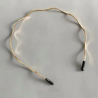 Picture of a delicate wavy gold headband