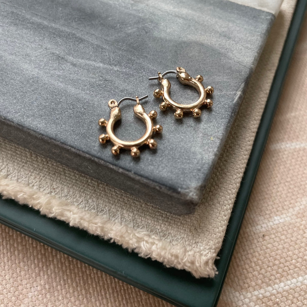 Ivy Tiny Hoops