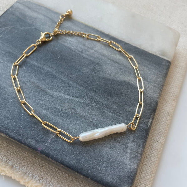 Freshwater Pearl and Gold Link Bracelet