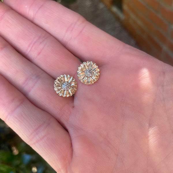 Mixed metal flower studs