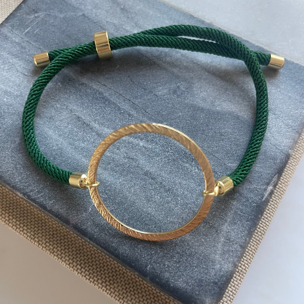 Green adjustable circle bracelet