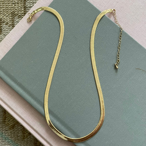 Gold Essential Necklace